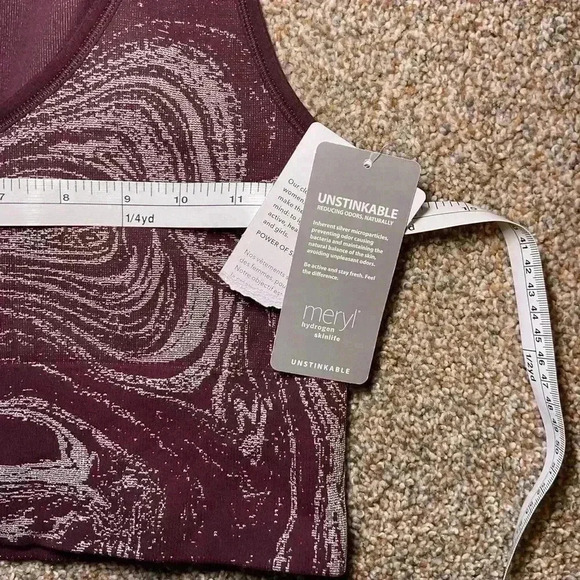 Athleta Aurora Cropped Rib Tank V Neck Maroon Swirl. Size Small - Picture 6 of 8